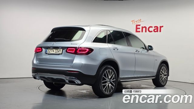 Mercedes-Benz GLC-Class (X253) GLC300e 4MATIC 2021 — фото 2