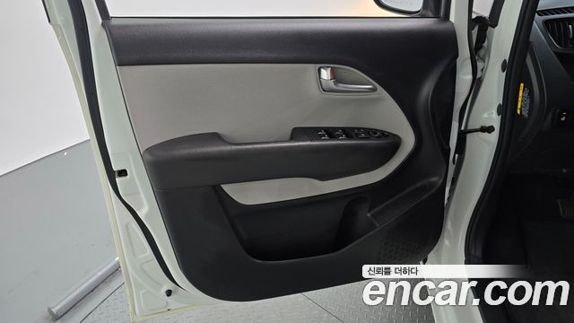 Kia Ray EV Van 2-Seater AIr 2024 — фото 30