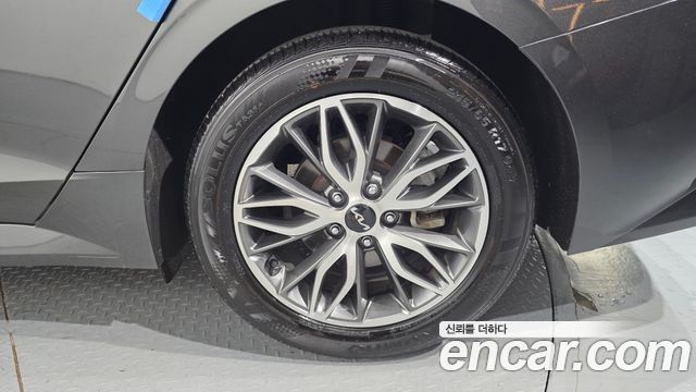 Kia K5 (III) 2.0 Prestige 2023 — фото 21