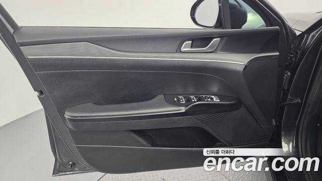 Kia K5 (III) 2.0 Prestige 2023 — фото 24