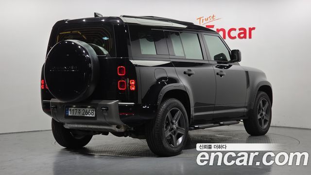 Land Rover Defender (L663) 110 P300 X-Dynamic SE 2025 — фото 2