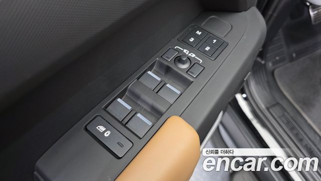 Land Rover Defender (L663) 110 P300 X-Dynamic SE 2025 — фото 13
