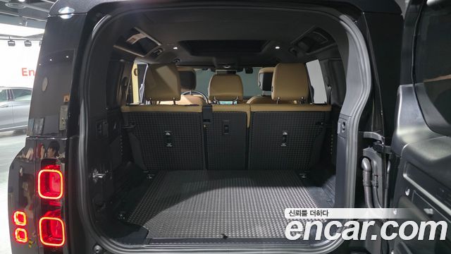Land Rover Defender (L663) 110 P300 X-Dynamic SE 2025 — фото 33