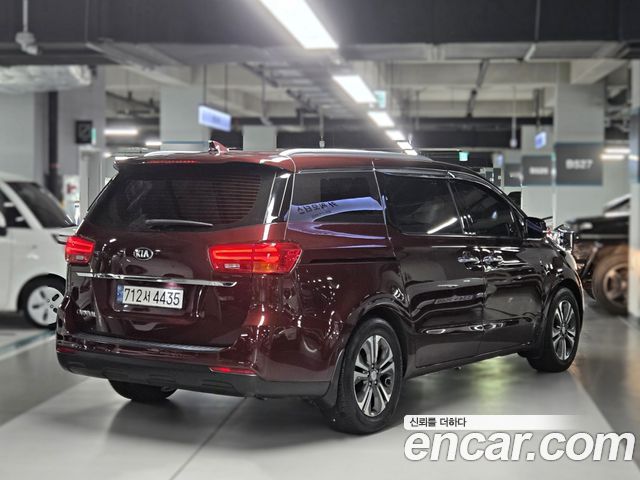 Kia Carnival 11-Seater Prestige 2019 — фото 2
