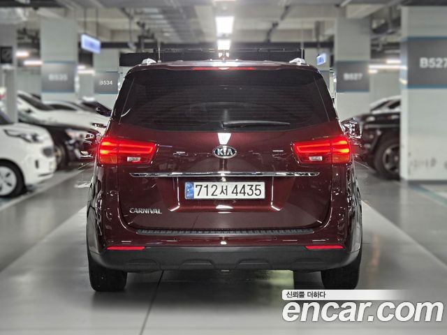 Kia Carnival 11-Seater Prestige 2019 — фото 4