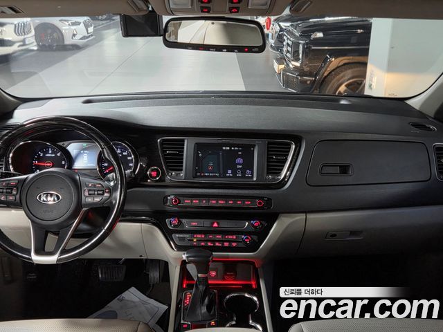 Kia Carnival 11-Seater Prestige 2019 — фото 7