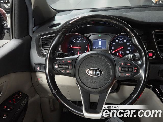 Kia Carnival 11-Seater Prestige 2019 — фото 8