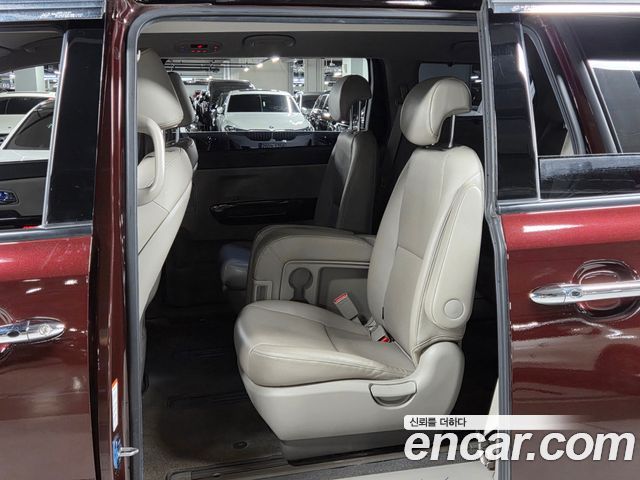 Kia Carnival 11-Seater Prestige 2019 — фото 15