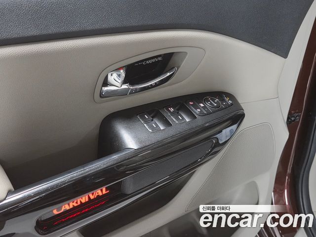 Kia Carnival 11-Seater Prestige 2019 — фото 16