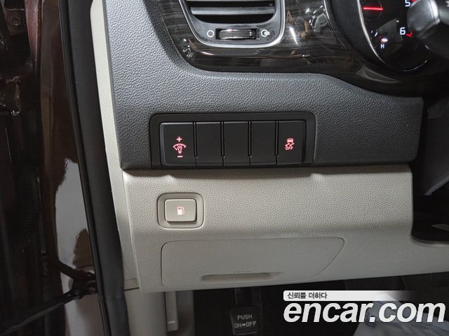 Kia Carnival 11-Seater Prestige 2019 — фото 17