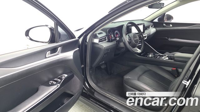 Kia K5 (III) 2.0 LPI Prestige 2023 — фото 11