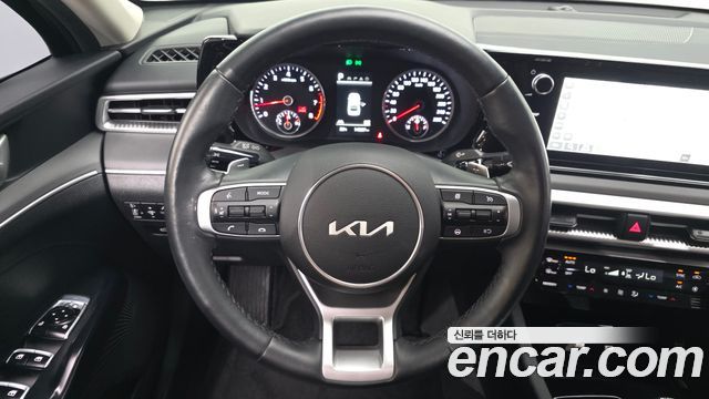 Kia K5 (III) 2.0 LPI Prestige 2023 — фото 13