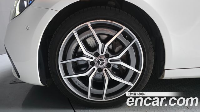 Mercedes-Benz E-Class (W213) E220d 4MATIC AMG Line 2022 — фото 5