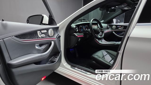 Mercedes-Benz E-Class (W213) E220d 4MATIC AMG Line 2022 — фото 10