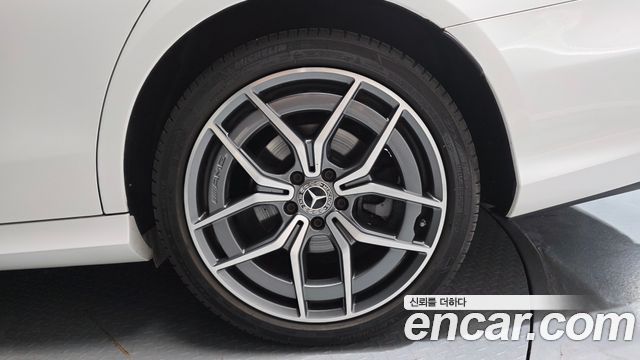 Mercedes-Benz E-Class (W213) E220d 4MATIC AMG Line 2022 — фото 21