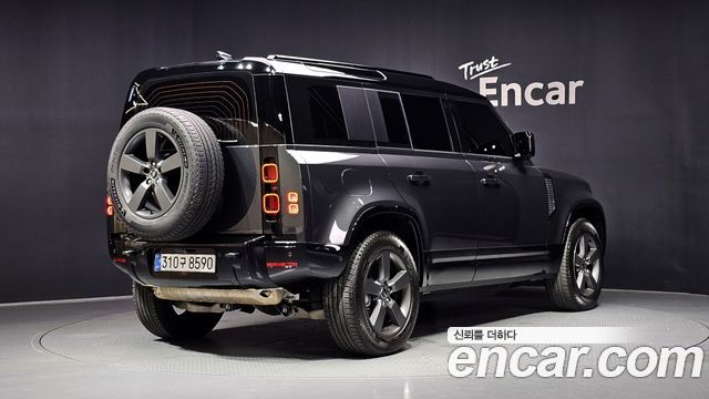 Land Rover Defender (L663) 110 P300 X-Dynamic SE 2025 — фото 2