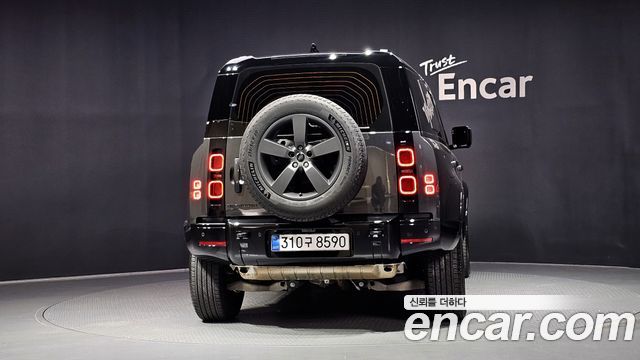 Land Rover Defender (L663) 110 P300 X-Dynamic SE 2025 — фото 4