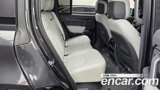Land Rover Defender (L663) 110 P300 X-Dynamic SE 2025 — фото 12