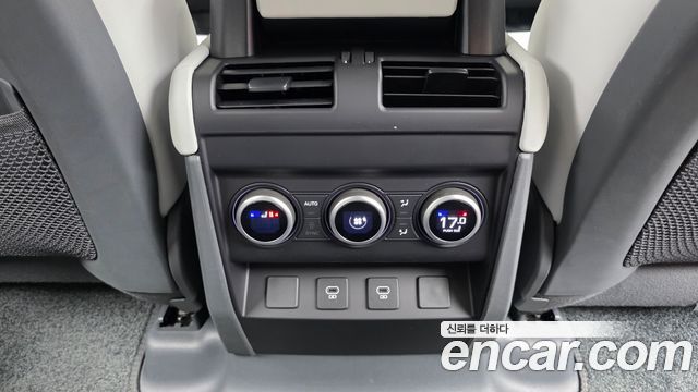 Land Rover Defender (L663) 110 P300 X-Dynamic SE 2025 — фото 18