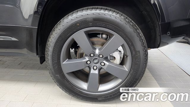 Land Rover Defender (L663) 110 P300 X-Dynamic SE 2025 — фото 21