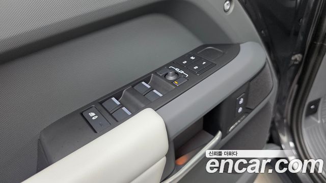 Land Rover Defender (L663) 110 P300 X-Dynamic SE 2025 — фото 27