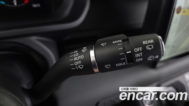 Land Rover Defender (L663) 110 P300 X-Dynamic SE 2025 — фото 30