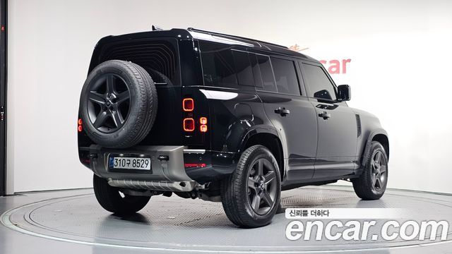 Land Rover Defender (L663) 110 P300 X-Dynamic SE 2025 — фото 2
