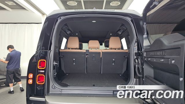 Land Rover Defender (L663) 110 P300 X-Dynamic SE 2025 — фото 20