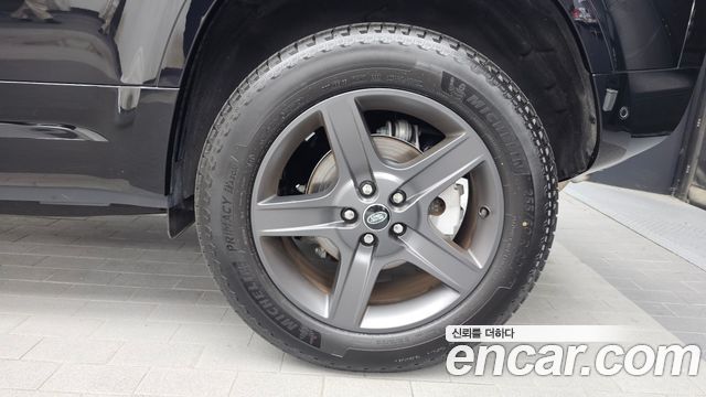 Land Rover Defender (L663) 110 P300 X-Dynamic SE 2025 — фото 21