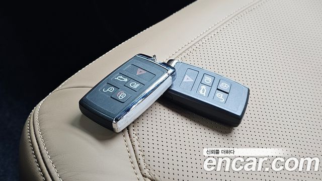 Land Rover Defender (L663) 110 P300 X-Dynamic SE 2025 — фото 32