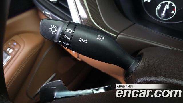 Genesis G90 3.3 T AWD Premium Luxury 2019 — фото 17