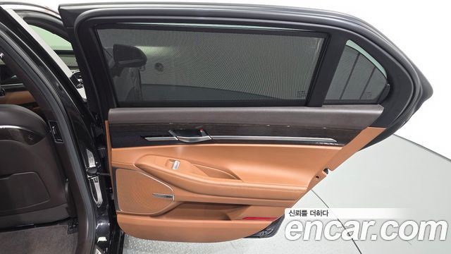 Genesis G90 3.3 T AWD Premium Luxury 2019 — фото 25