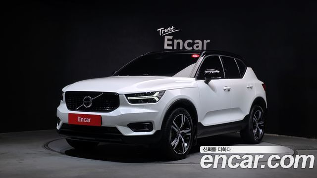 Volvo XC40 B4 R-Design 2021 — фото 1