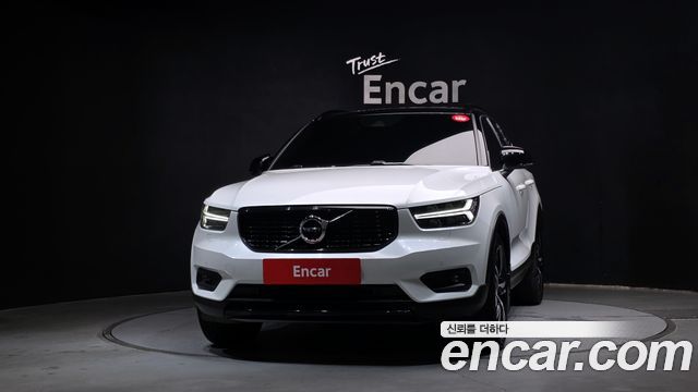 Volvo XC40 B4 R-Design 2021 — фото 3