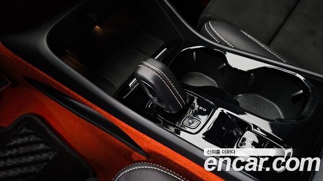 Volvo XC40 B4 R-Design 2021 — фото 9