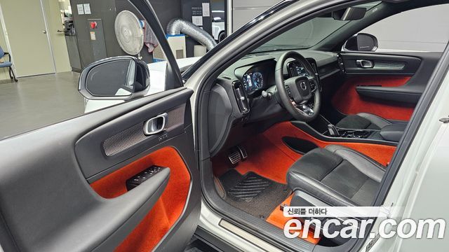 Volvo XC40 B4 R-Design 2021 — фото 10