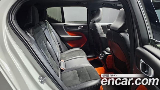 Volvo XC40 B4 R-Design 2021 — фото 12