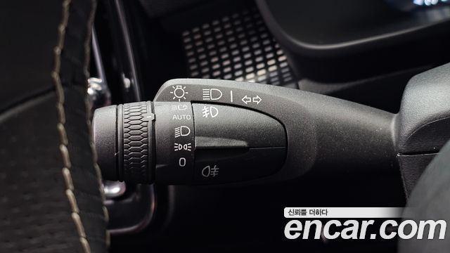 Volvo XC40 B4 R-Design 2021 — фото 17