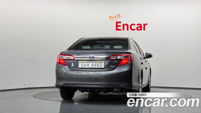 Toyota Camry Hybrid XLE 2012 — фото 4