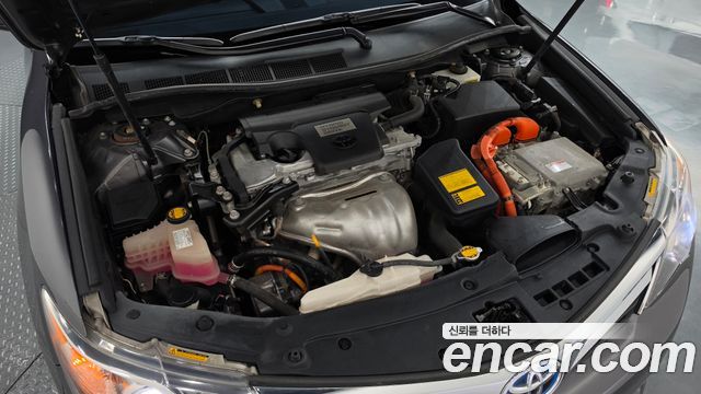 Toyota Camry Hybrid XLE 2012 — фото 6