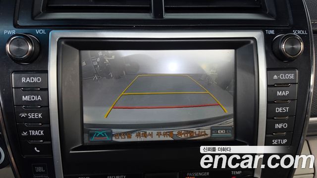 Toyota Camry Hybrid XLE 2012 — фото 16