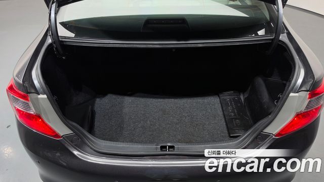 Toyota Camry Hybrid XLE 2012 — фото 20