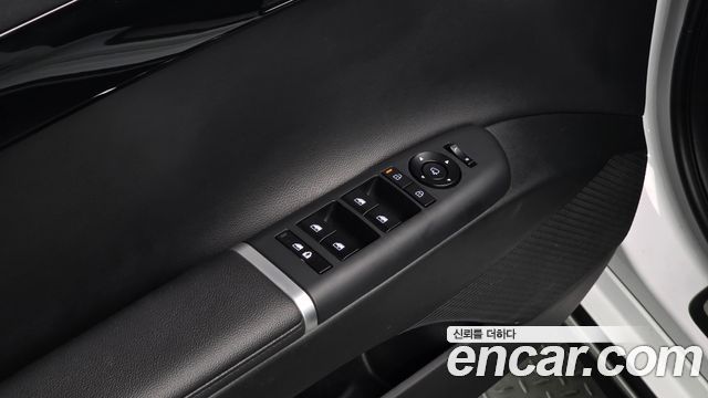 Hyundai Grandeur (GN7) 2,5 Gasoline 2WD Premium 2023 — фото 16