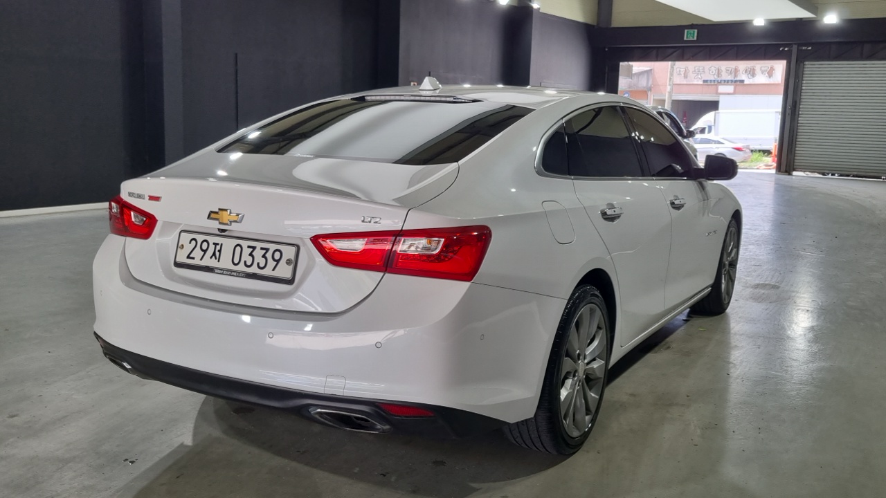 Chevrolet Malibu 2.0 Turbo LTZ Premium 2017 — фото 2