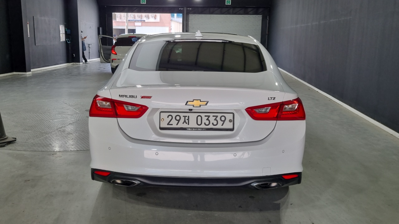 Chevrolet Malibu 2.0 Turbo LTZ Premium 2017 — фото 4