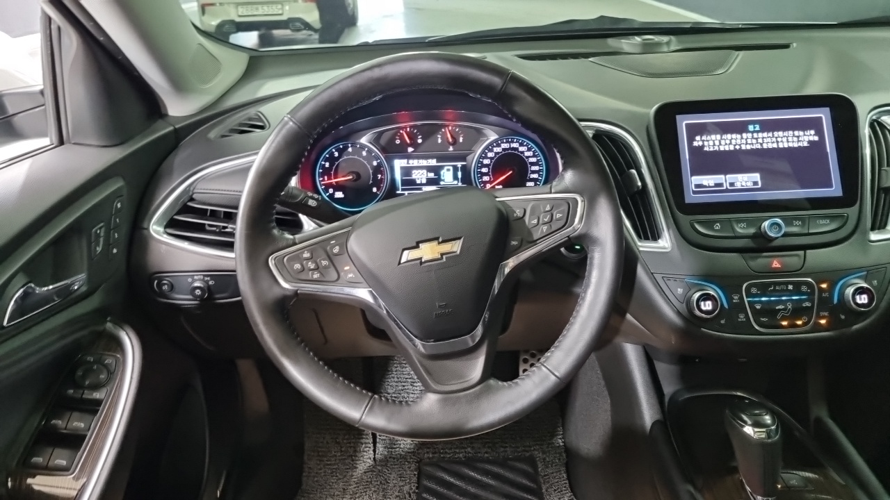 Chevrolet Malibu 2.0 Turbo LTZ Premium 2017 — фото 7