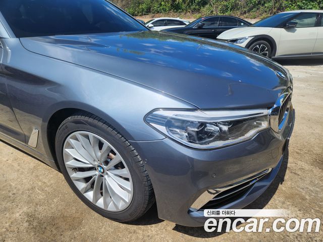 BMW 5 Series (G30) 530i Luxury