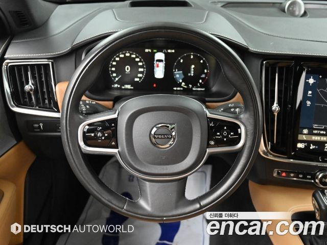 Volvo S90 D4 Inscription 2018 — фото 16