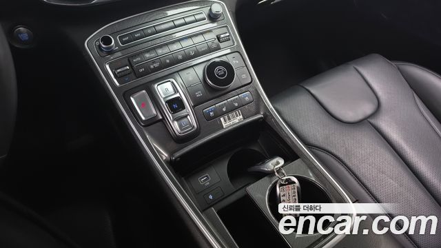Hyundai Santa Fe HEV 1.6 2WD Prestige Choice 2023 — фото 36