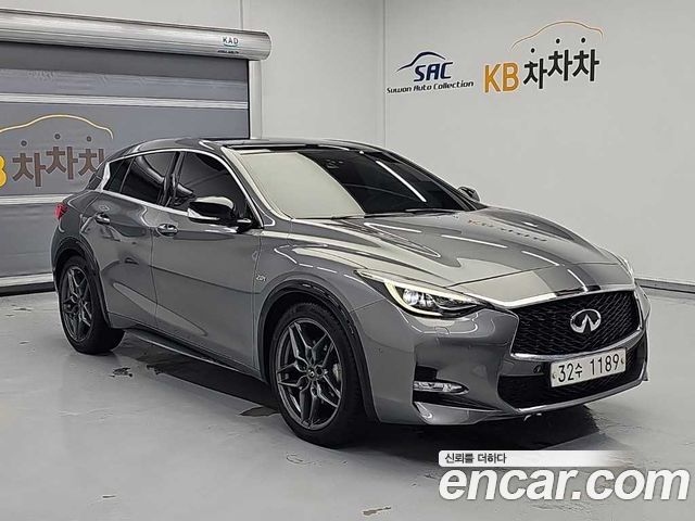 Infiniti Q30 2.0 Sport Essential 2019 — фото 4